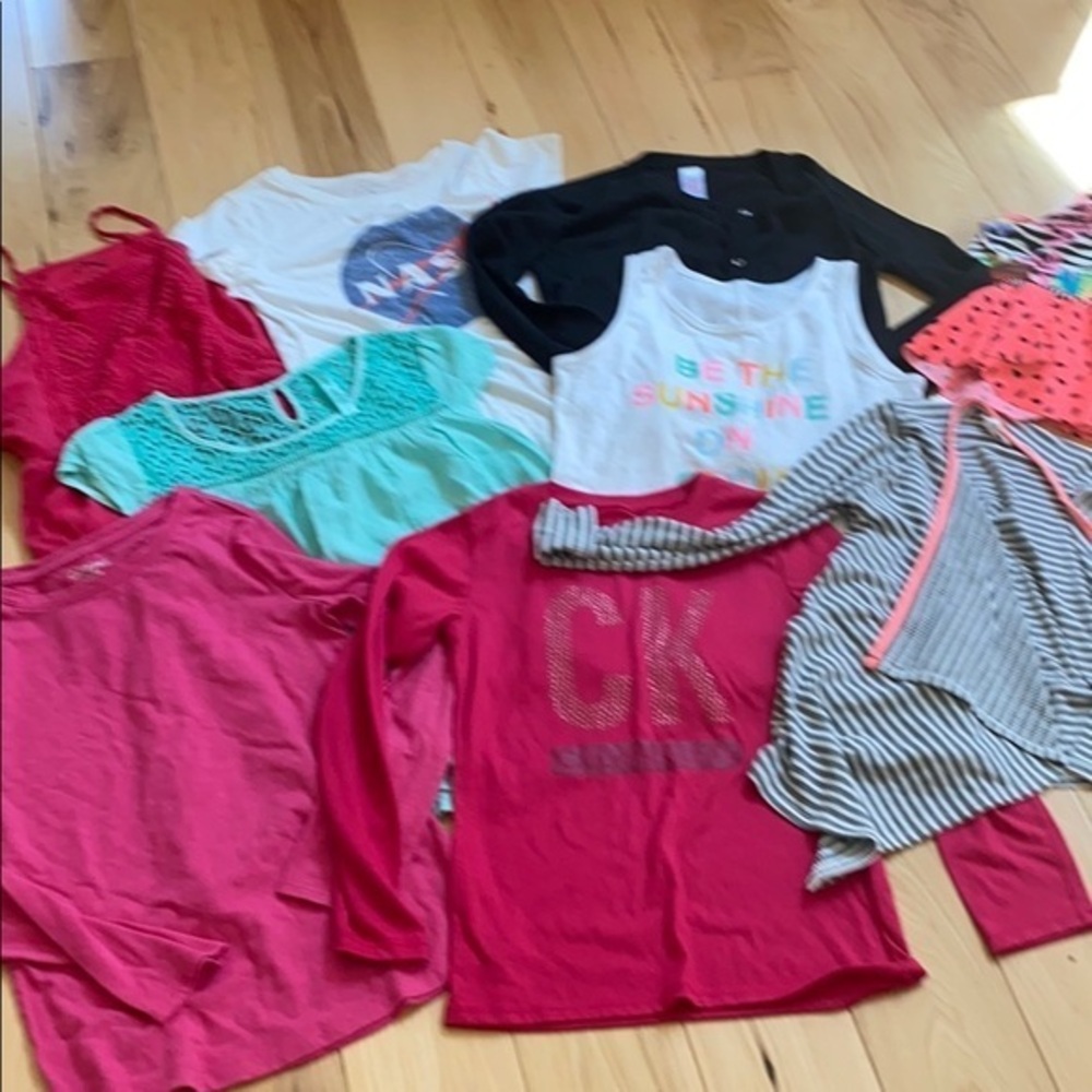 10 piece top bundle.  All good condition.  10/12